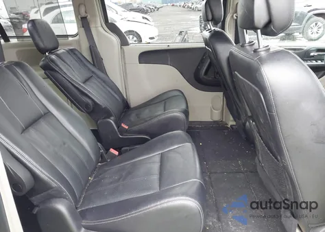 2015 Chrysler Town & Country Touring-L z USA, uszkodzony, nr VIN 2C4RC1CG4FR546909